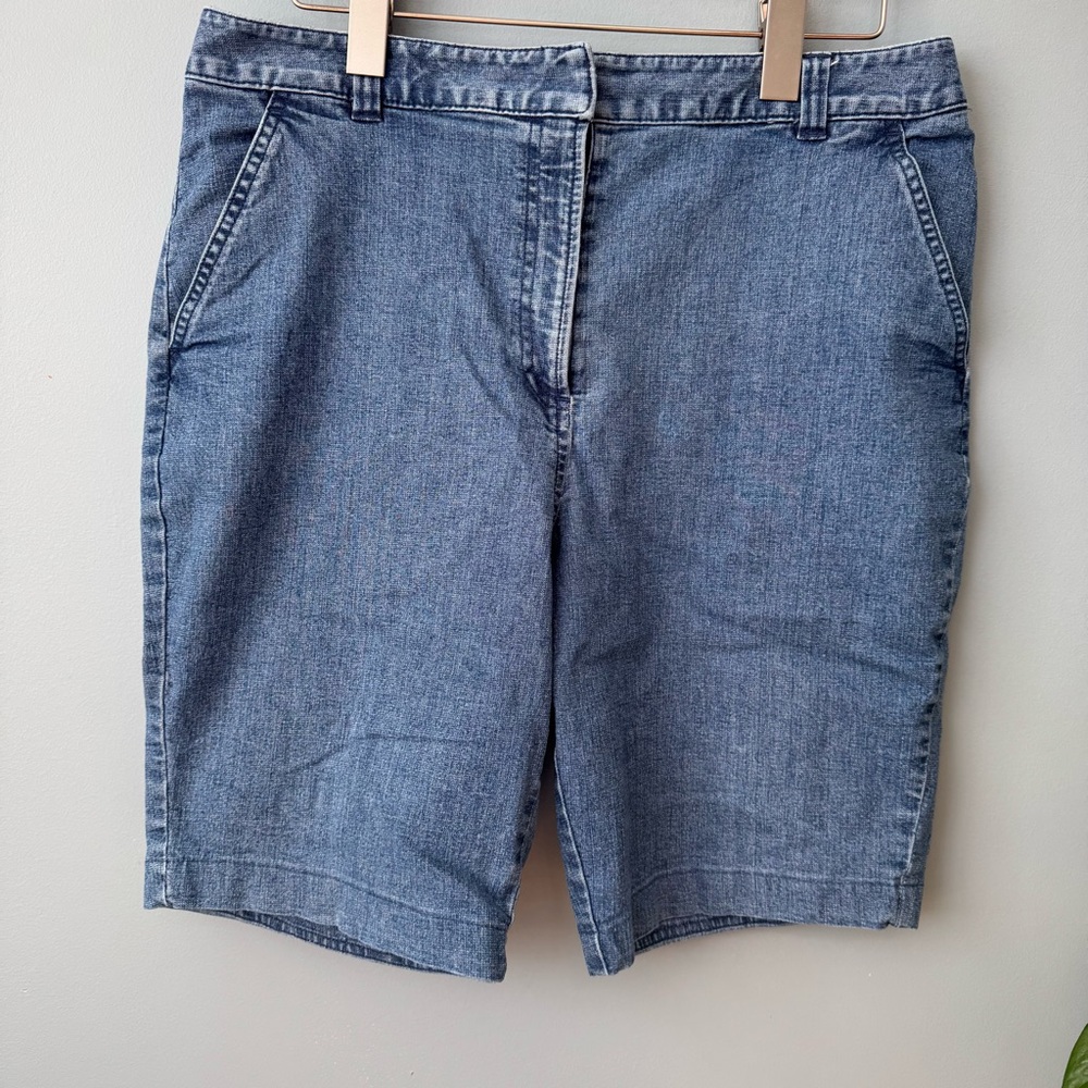 Kim Rogers Women’s Blue Bermuda Jean Shorts. Size 12 (actual 33x9) - Picture 8 of 8